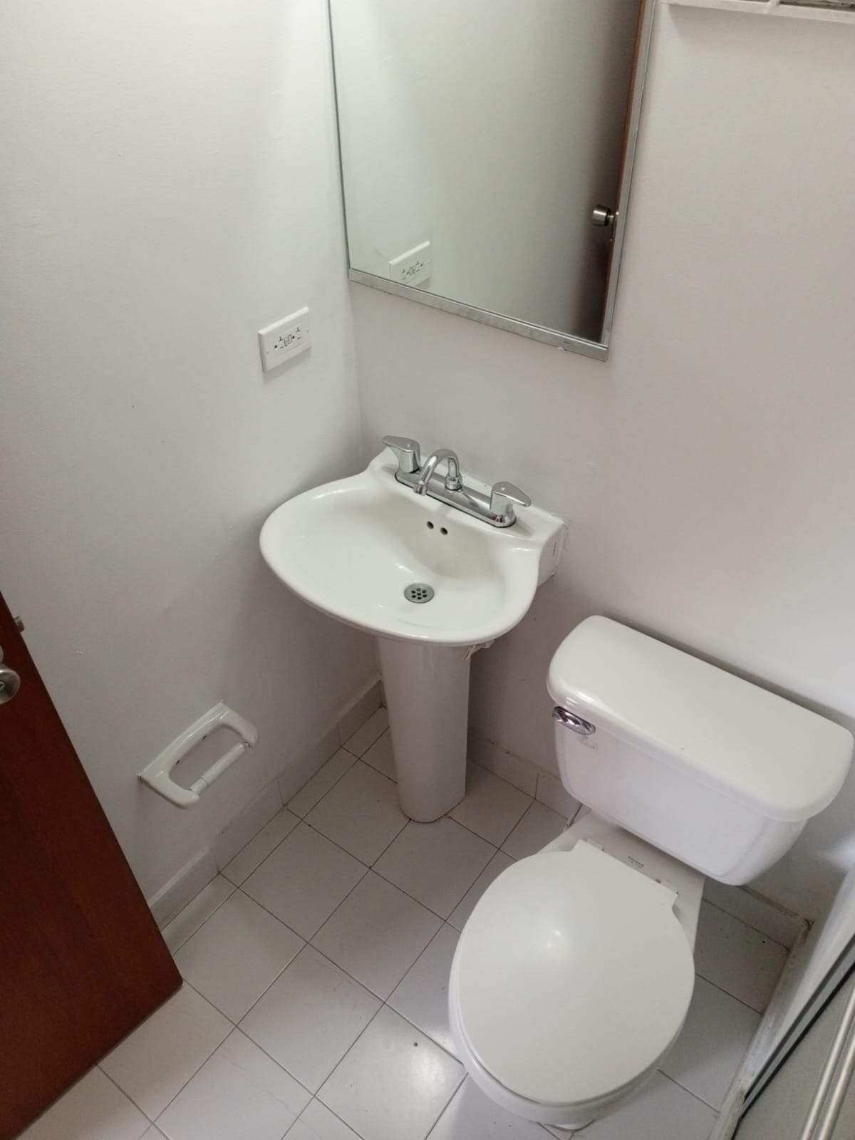 APARTAMENTO EN VENTA CON PARQUEADERO EN GRAN GRANADA ENGATIVÁ ANDALUCIA - Imagen 5