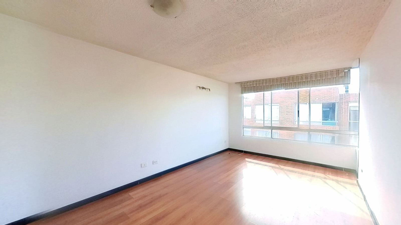 APARTAMENTO EN VENTA CON PARQUEADERO- EN SUBA, PASEO DEL PINAR. SOLO 15 AÑOS DE ANTIGÜEDAD