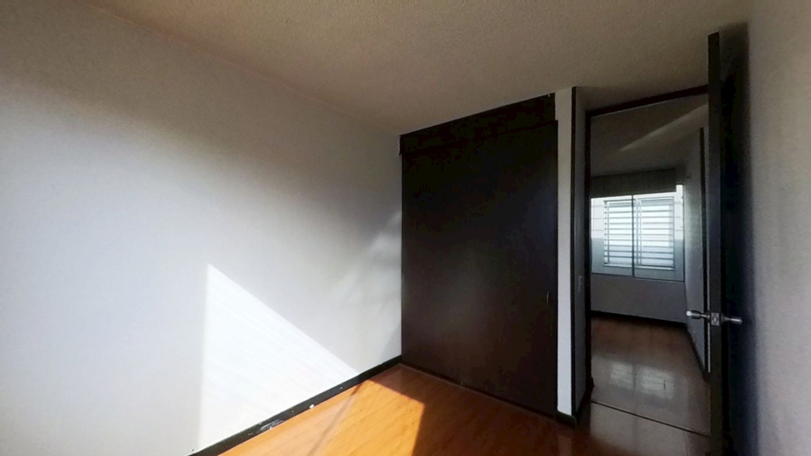 APARTAMENTO EN VENTA CON PARQUEADERO- EN SUBA, PASEO DEL PINAR. SOLO 15 AÑOS DE ANTIGÜEDAD - Imagen 3