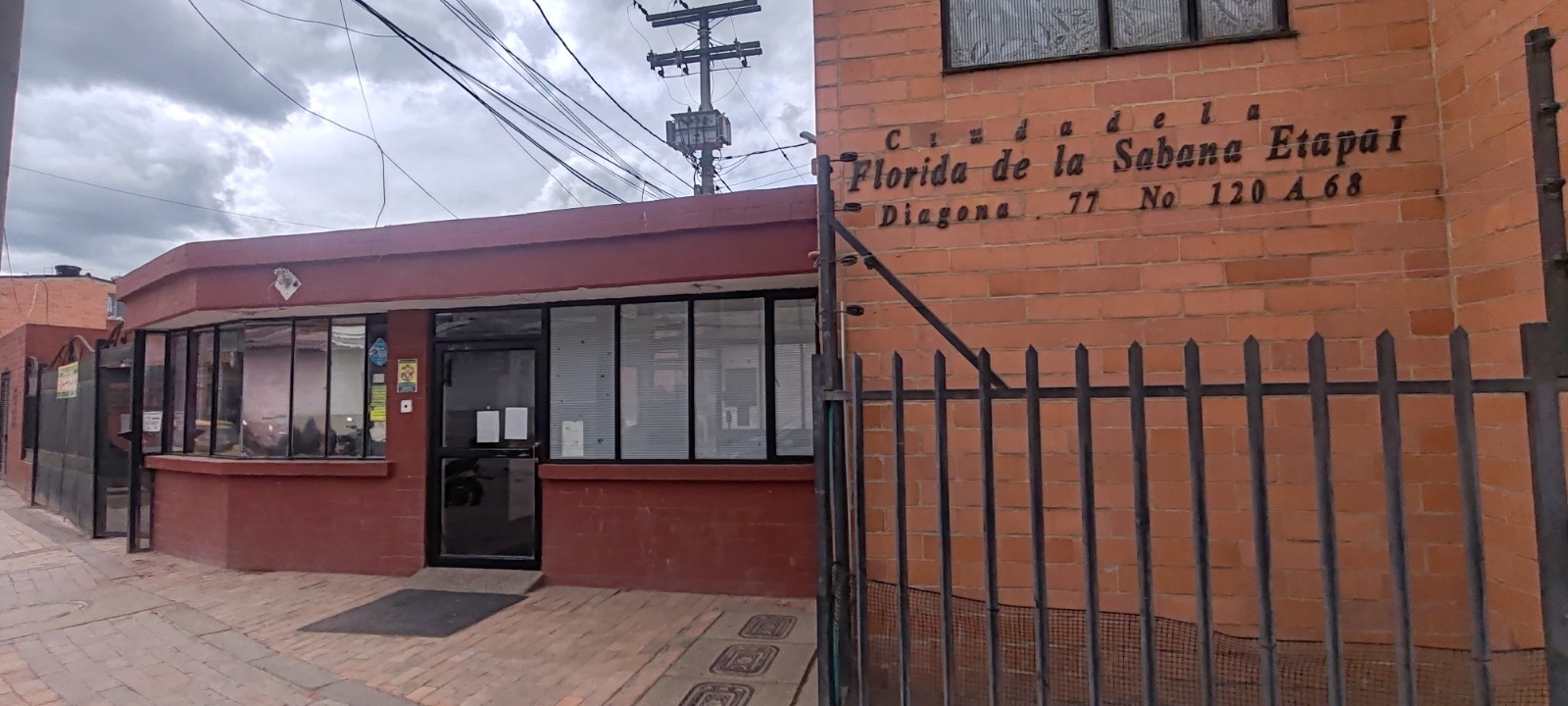 CASA EN VENTA DE TRES NIVELES EN ENGATIVÁ CIUDADELA LA FLORIDA SABANA.